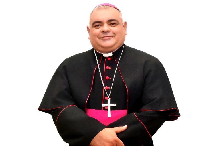 Bispo abençoa Encontro de Terno de Reis e destaca força da tradição no sudoeste baiano