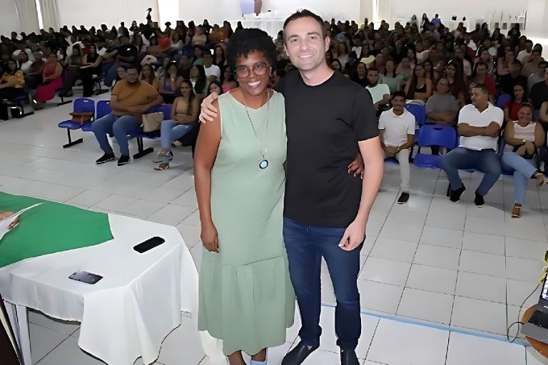 Brumado inicia entrega de uniformes escolares no dia 19 de janeiro para alunos da rede municipal