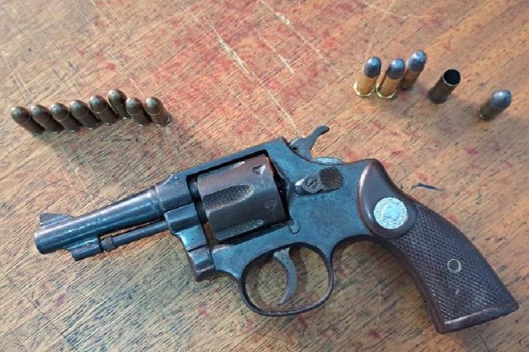 Homem é preso após ameaçar com arma de fogo no centro de Rio de Contas