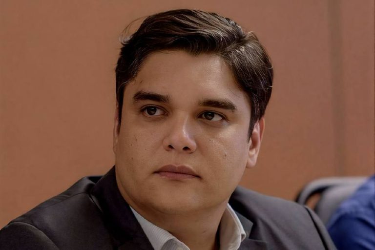 Vitor Bonfim defende gestão fiscal da Bahia durante audiência na ALBA