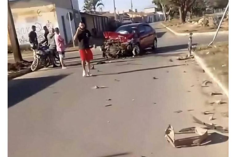 Colisão entre carros deixa feridos em Vitória da Conquista
