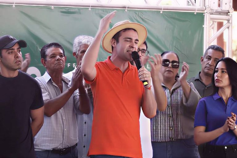 Fabrício Abrantes destaca parcerias com Jerônimo e Lula durante entrega de obra em Brumado