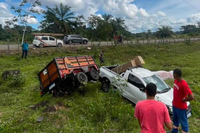 Motorista perde controle de Saveiro e sai ileso após acidente na BR-330
