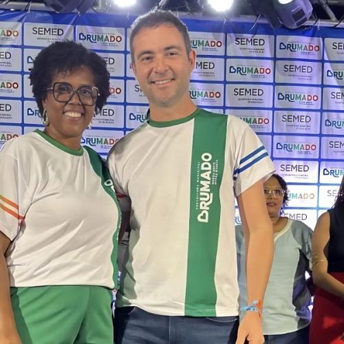 Abrantes lança novo uniforme escolar e anuncia kit completo para mais de 11 mil alunos em Brumado