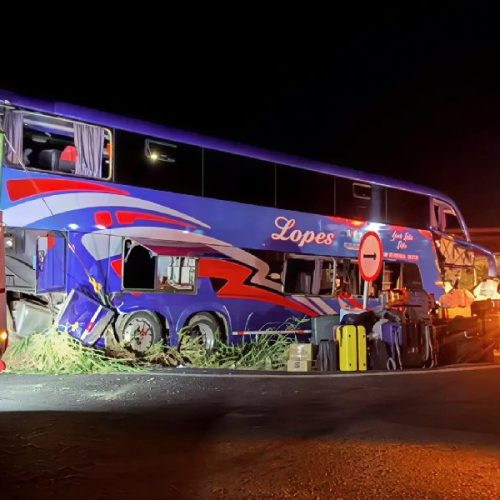 Acidente com ônibus de fiéis da Igreja Batista de de Buritirama, deixa mortos e dezenas de feridos em MG