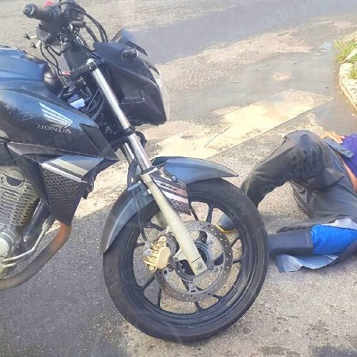 Acidente entre carro e moto deixa entregador ferido na Avenida Frei Benjamim
