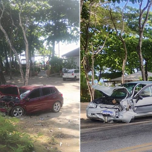 Acidente grave em Porto Seguro: racha deixa feridos presos às ferragens
