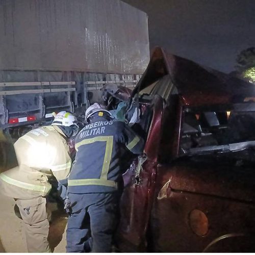 Acidente grave na BR-242 em Luís Eduardo Magalhães deixa uma vítima fatal