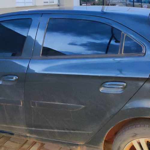 Ações da PM em Caculé resultam na apreensão de carro e moto com restrição de furto