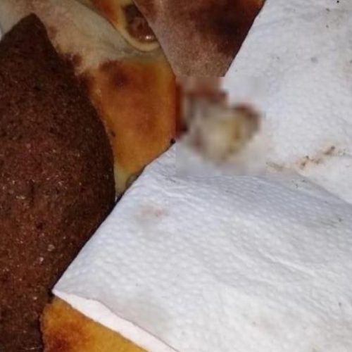 Adolescente encontra dedo humano em esfiha comprada por delivery