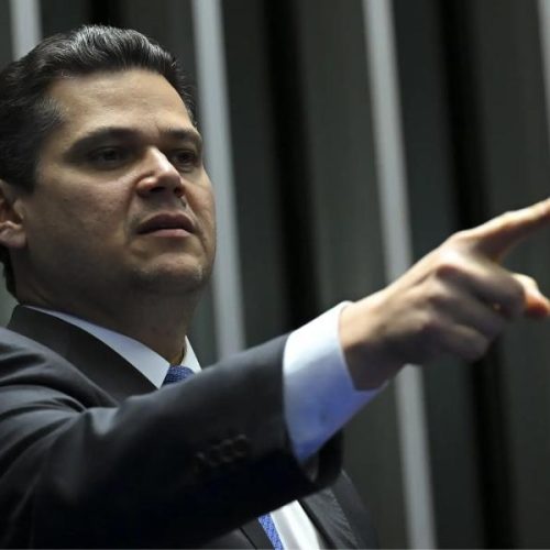 Alcolumbre vai à guerra contra Lula e ameaça derrotar indicação ao STF