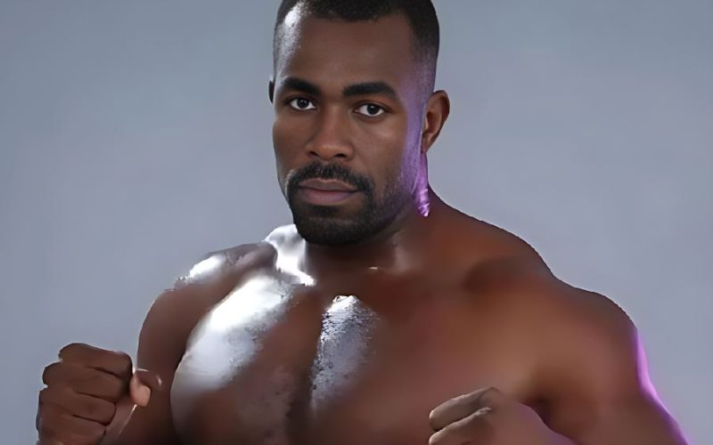 Baiano campeão mundial de MMA desaparece após mergulho no Rio Negro, no Amazonas