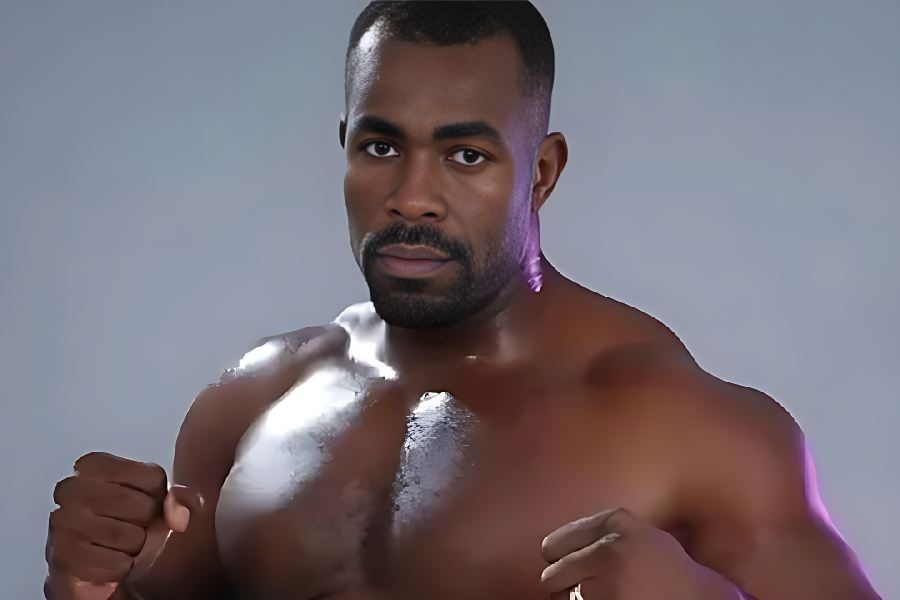 Baiano campeão mundial de MMA desaparece após mergulho no Rio Negro, no Amazonas