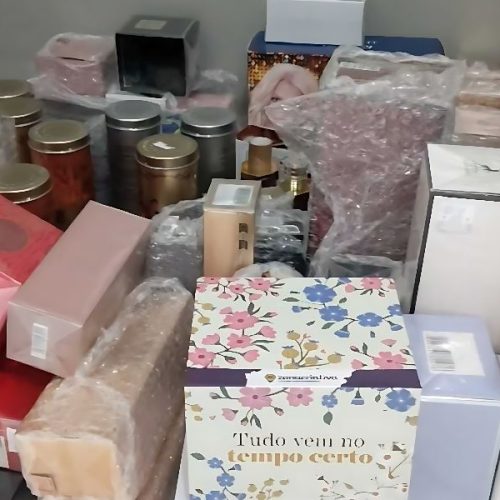 CIPRv apreende 100 perfumes importados contrabandeados na BA-026 em Tanhaçu