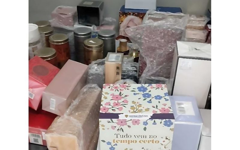 CIPRv apreende 100 perfumes importados contrabandeados na BA-026 em Tanhaçu