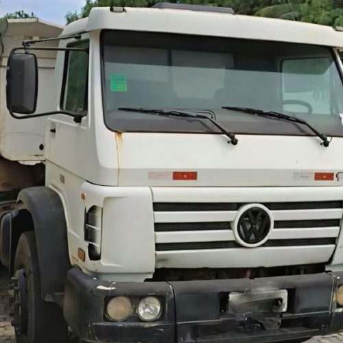 Caminhão roubado é recuperado após ser abandonado em Brumado