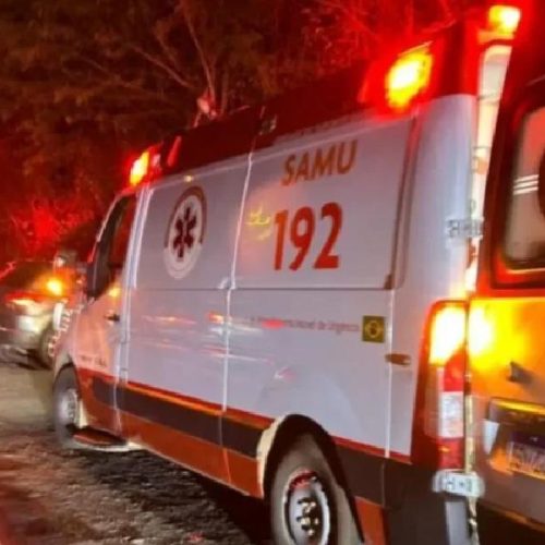 Carreta tomba na BR-122, em Urandi, mata motorista e deixa ferido