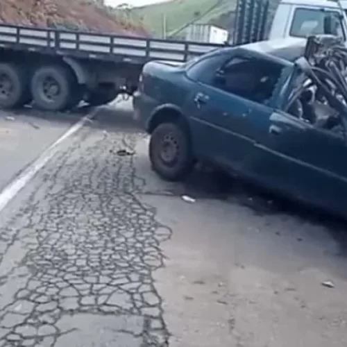Carro capota na BR-101 e deixa três mortos entre Itamaraju e Teixeira de Freitas