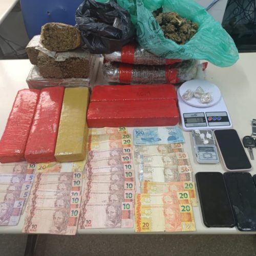 Casal é preso com mais de 10 quilos de drogas após perseguição policial em Guanambi