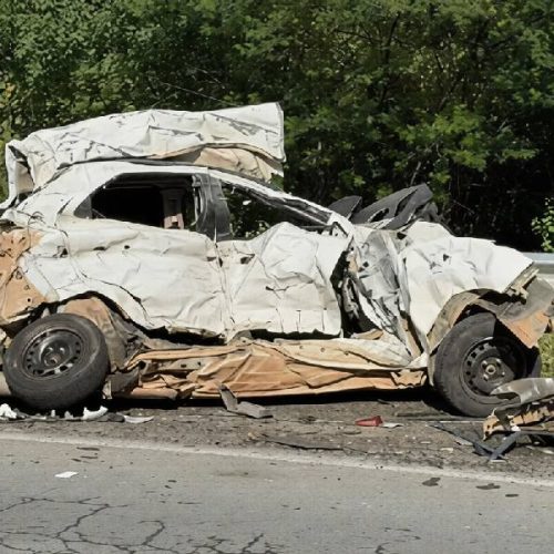 Casal morre em colisão frontal com carreta no sudoeste da Bahia