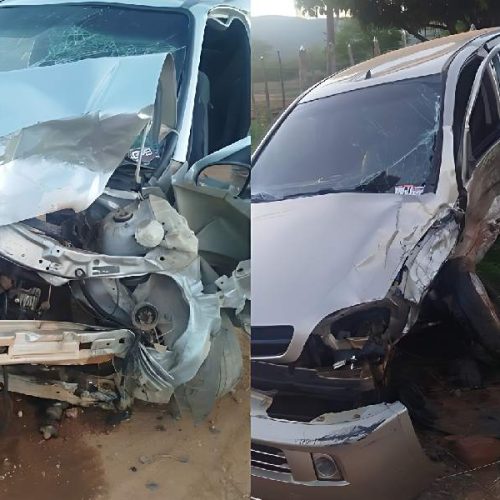 Colisão frontal entre carros deixa três feridos em Brumado