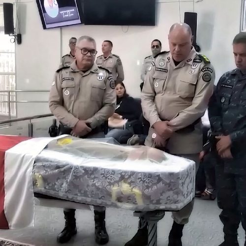 Comoção marca despedida do coronel Lira e reúne multidão em Guanambi