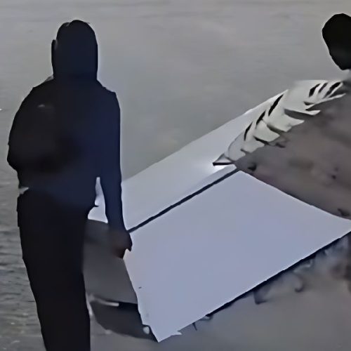 Criminosos furtam geladeira em loja no Centro de Vitória da Conquista e são detidos