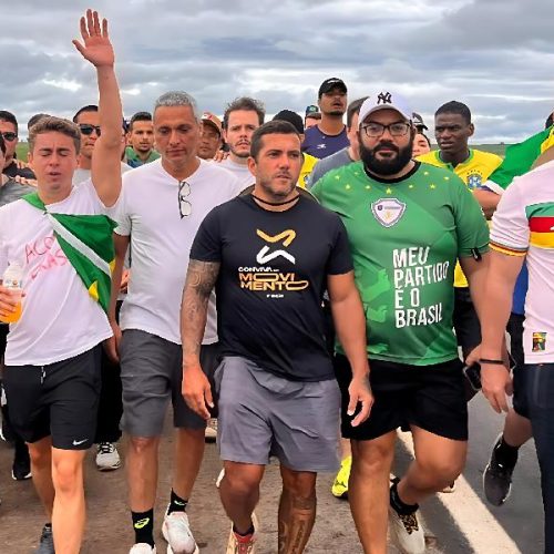 Deputado baiano relata ameaças de morte após se unir a Nikolas Ferreira em caminhada rumo a Brasília