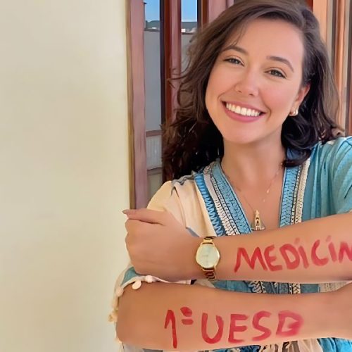 Do ensino público ao topo: estudante de Caetité é 1ª em Medicina na UESB