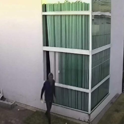 Durante jogo da Seleção Brasileira, homem invade igreja e rouba ofertas de fiéis em Conquista
