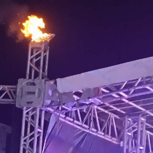 Equipe técnica evita incêndio durante show de Solange Almeida em Livramento