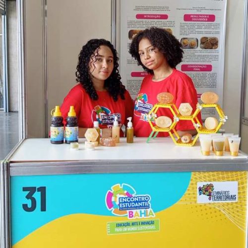 Estudantes da Bahia criam sabonetes e esfoliantes à base de mel em Serra do Ramalho