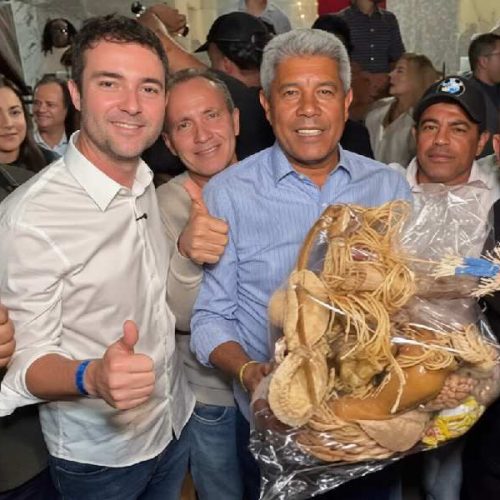 Fabrício Abrantes convida Jerônimo para participar dos 149 anos de Brumado