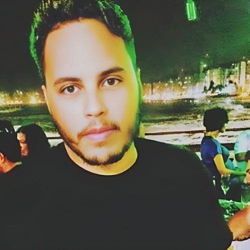 Família busca produtor cultural que desapareceu após ida a shopping em Salvador