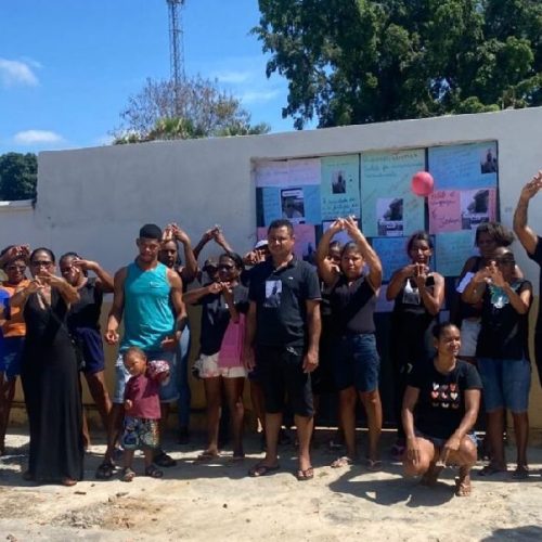 Família de Caetité protesta em Malhada e cobra justiça após morte de Robervânio Brito