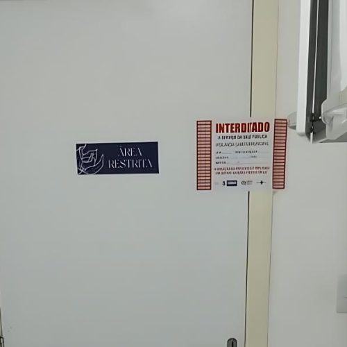 Farmácia é interditada em Conquista após flagrantes de irregularidades sanitárias e produtos vencidos