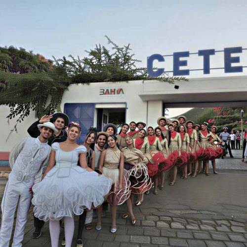 Feira literária transforma Macaúbas em palco da cultura e do protagonismo estudantil