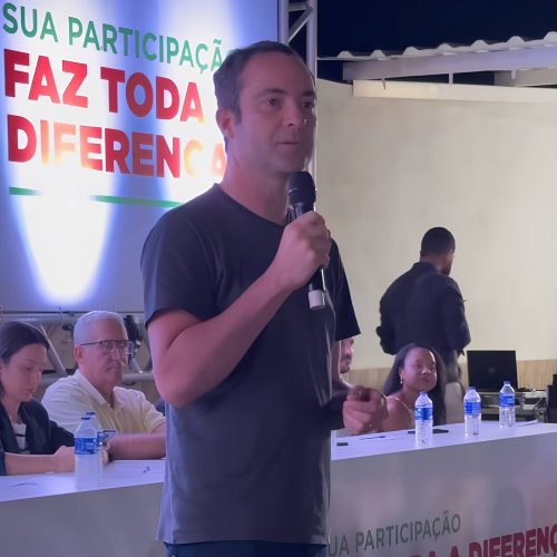Gabinete Aberto aproxima gestão de Fabrício abrantes da população e garante melhorias no Bairro Esconso como creche, UBS e asfaltamento
