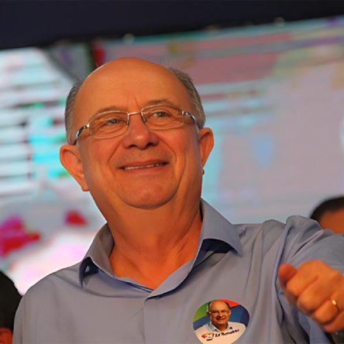 Geddel se aproxima de Zé Ronaldo e sinaliza reação do MDB à possível perda da vice de Jerônimo