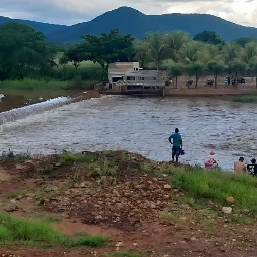 Homem desaparece após ser levado por forte correnteza em Rio do Pires