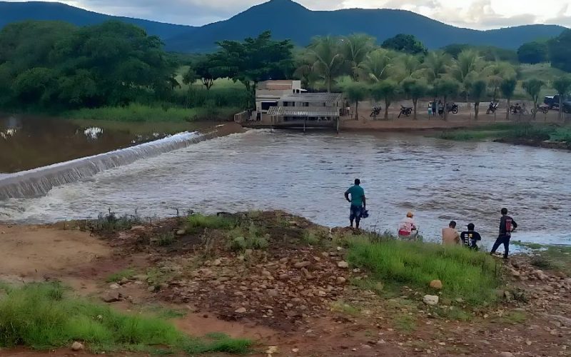 Homem desaparece após ser levado por forte correnteza em Rio do Pires