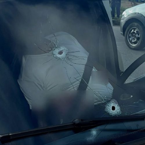 Homem é morto a tiros dentro de Fiorino no anel viário de Vitória da Conquista