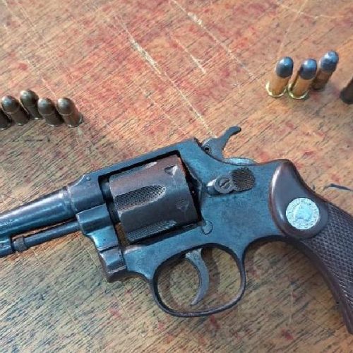 Homem é preso após ameaçar com arma de fogo no centro de Rio de Contas