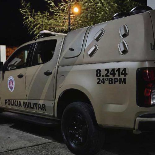 Homem é preso após ameaçar mãe, uma idosa de 100 anos e desacatar policiais em Tanhaçu