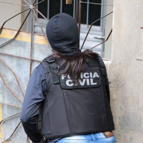 Homem é preso após amputar dedos da companheira em Barra, Bahia
