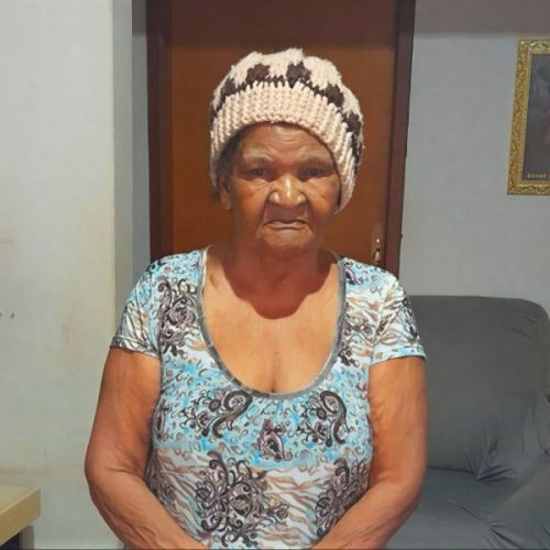 Idosa procura filho e irmãos após anos sem contato em Macaúbas