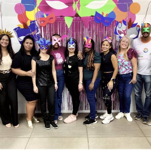Idosos de Brumado entram no clima do carnaval com evento “Bem-estar, samba e folia”