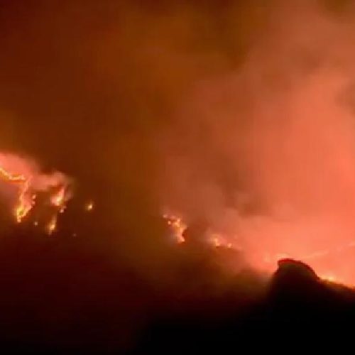 Incêndio de grandes proporções atinge monte Azul e mobiliza brigadistas na Chapada Diamantina