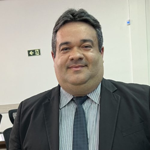 Ivan Cordeiro busca reeleição e enfrenta dificuldades para aprovação da LotoConquista na Câmara de Vitória da Conquista