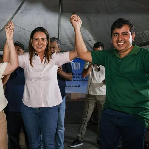 Ivana rompe com aliado e aparece ao lado de adversária em evento político em Urandi